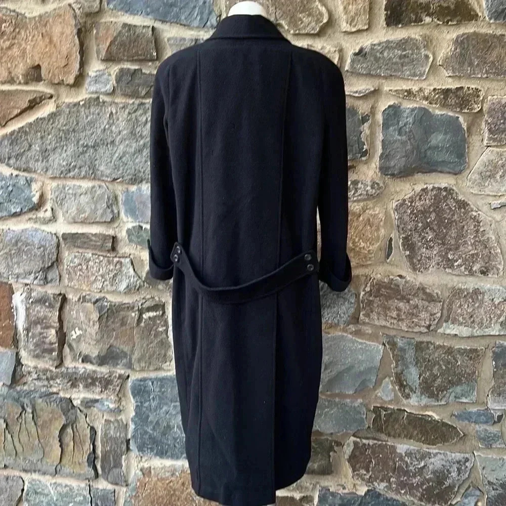 Vintage CHANEL navy coat. - Picture 2 of 7